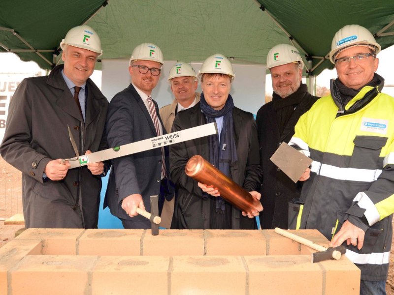 Grundsteinlegeung für das neue Gebäude_0.jpg