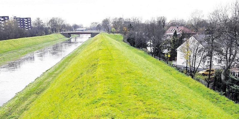 Hochwasser Emscher Oberhausen.jpg