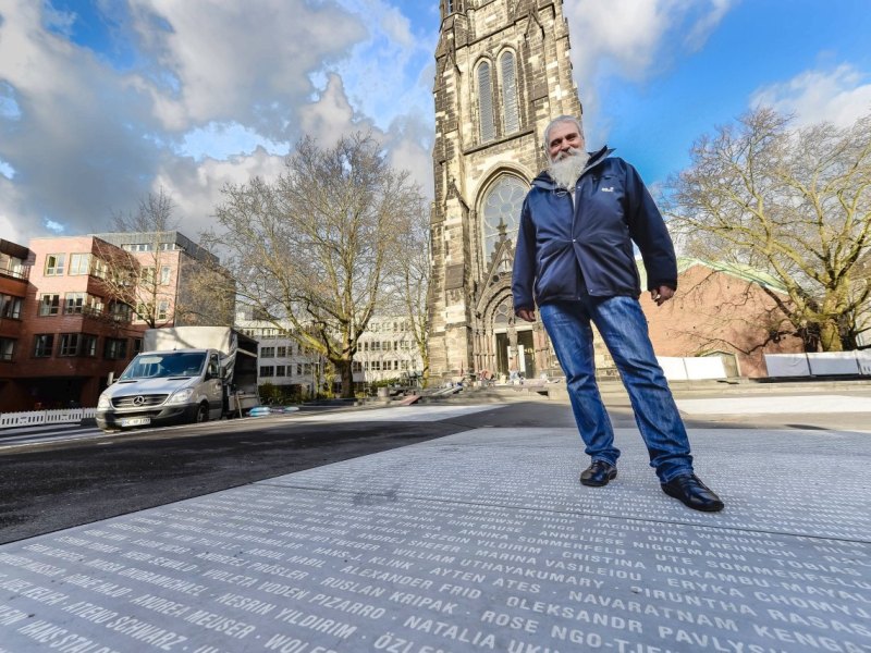 Klaus Bielfeld, Platz des europäischen Versprechens.jpg
