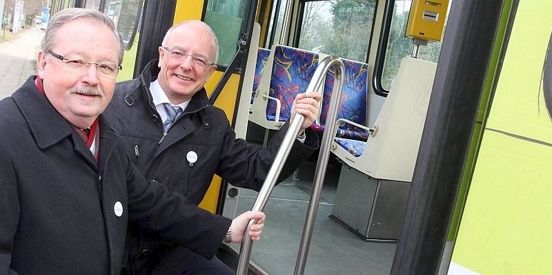 Oberbürgermeister Klaus Wehling aus Oberhausen (l.) und Reinhard Paß aus Essen.jpg