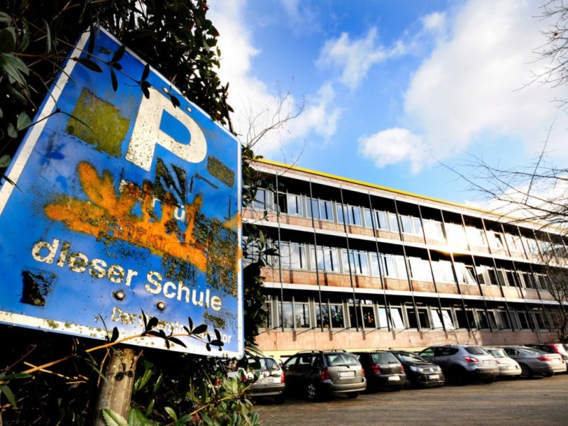 Parkplätze Schule Duisburg.jpg