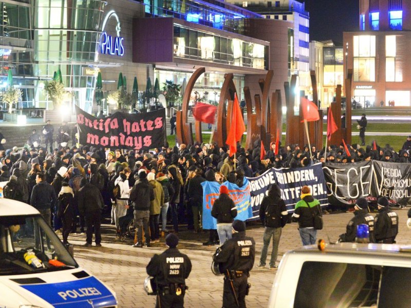 Pegida Gegendemo Duisburg.jpg