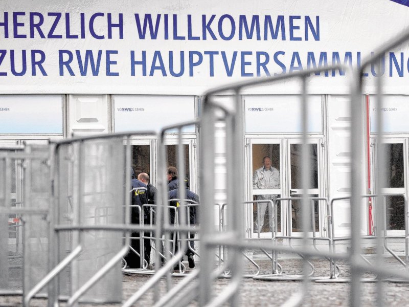RWE Vorbereitungen zur Hauptversammlung 2012.jpg