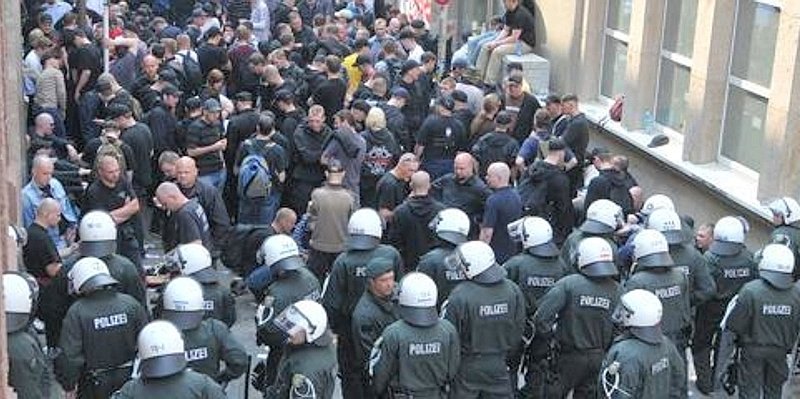 Rottmann Foto Die Polizei kesselte--656x240.jpg