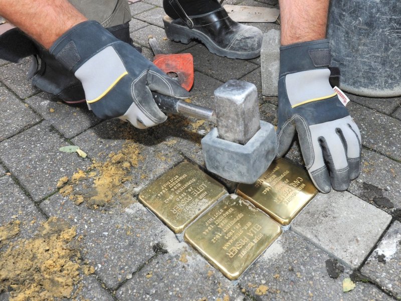 Stolpersteine in Gelsenkirchen.jpg