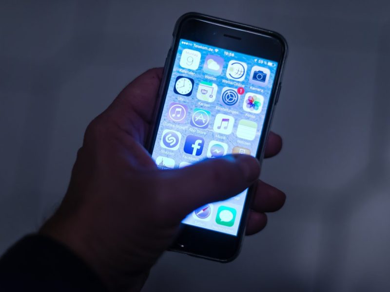 Dortmund Handy Symbolbild