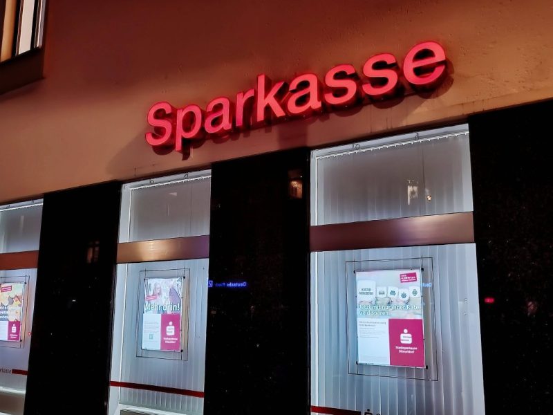 Sparkasse und Co Symbolbild Filiale