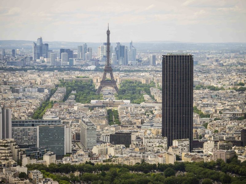Die Skyline der Stadt Paris mit dem Eifeltrum.