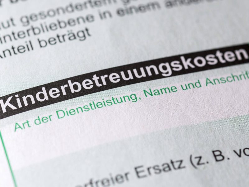 Eine Steuererklärung abzugeben kann sich in vielen Fällen lohnen. Mit diesen 5 Tricks eines Steuer-Experten kannst du noch mehr Geld zurückbekommen.