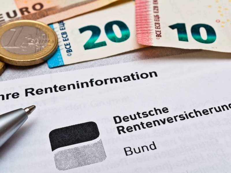 Ab 01. Juli 2023 können sich Rentner über eine Erhöhung der Beiträge freuen!