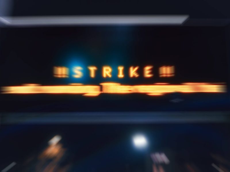 Deutsche Bahn Tafel mit Streik-Schriftzug