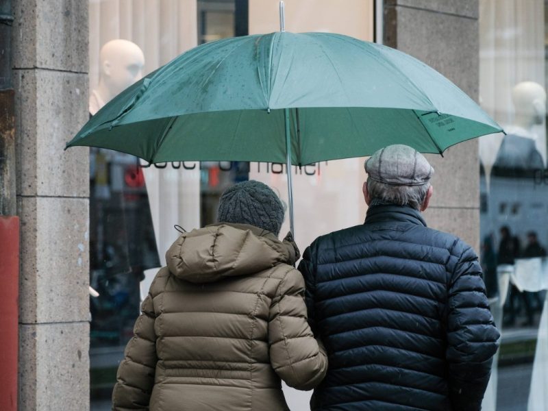 Bestimmte Gerüchte sind in vielen Köpfen präsent, wenn es um das Thema Rente geht. Eine Übersicht zeigt dir, was richtig ist.