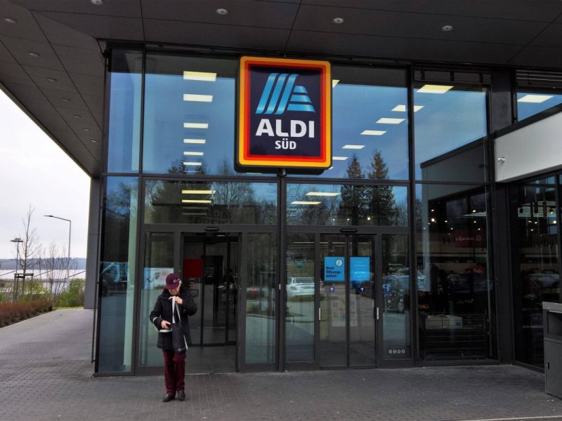 Der Discounter Aldi wendet einen bestimmten Trick an, um sich vor Diebstahl zu schützen. Für die Kunden ist die Technologie beinahe unsichtbar.