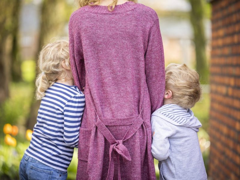 Das Kindergeld landet Monat für Monat automatisch auf dem Konto der Eltern. Dann kommt das Geld im Monat Mai.
