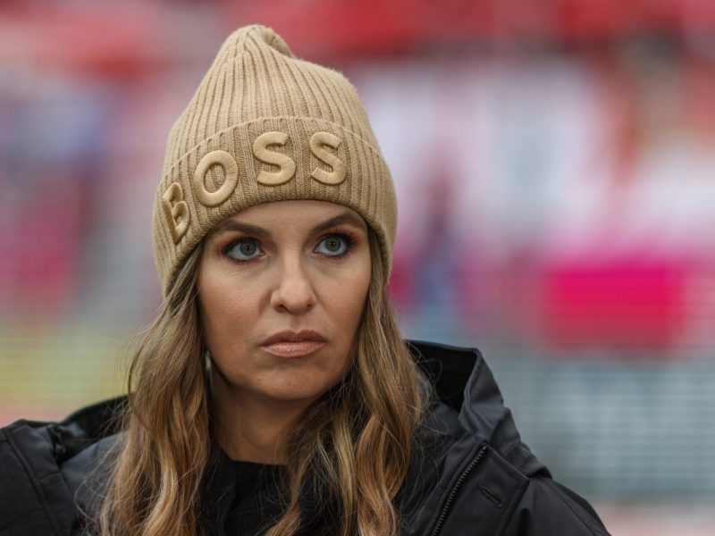 Laura Wontorra ist aus der deutschen TV-Landschaft kaum mehr wegzudenken, doch der stressige Job der Moderatorin fordert viel Kraft.