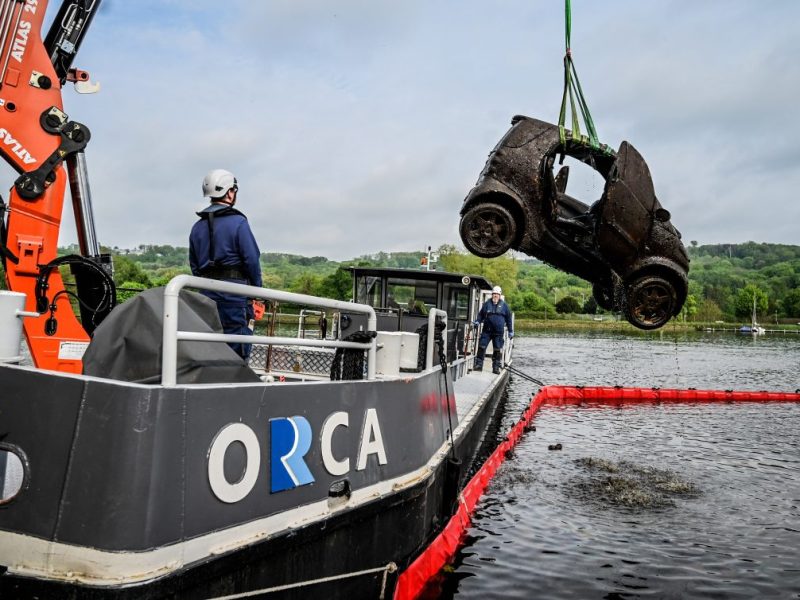 Bergungsarbeiten am Baldeneysee in Essen