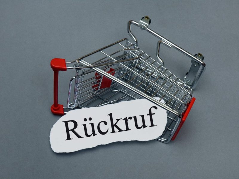 Kunden von Aldi, Kaufland und Co. aufgepasst. Ein großer Lebensmittelhersteller hat eine bestimmte Süßigkeit im Kühlregal zurückgerufen.