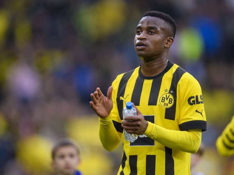 Youssoufa Moukoko haut bei Borussia Dortmund auf den Tisch.