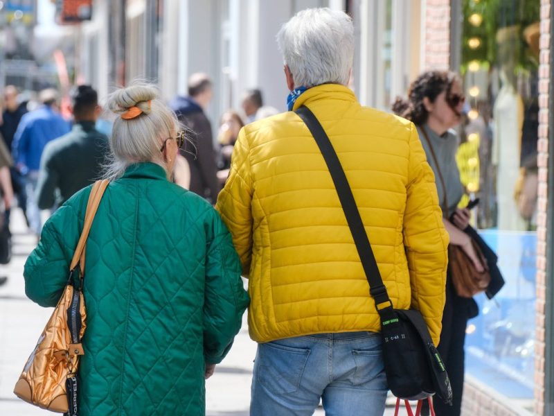 Wer früher als vorgesehen in den Ruhestand entschwinden will, muss mit Abzügen rechnen. Mit diesem Trick schaffst du einen früheren Renteneintritt.