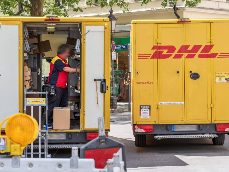 DHL