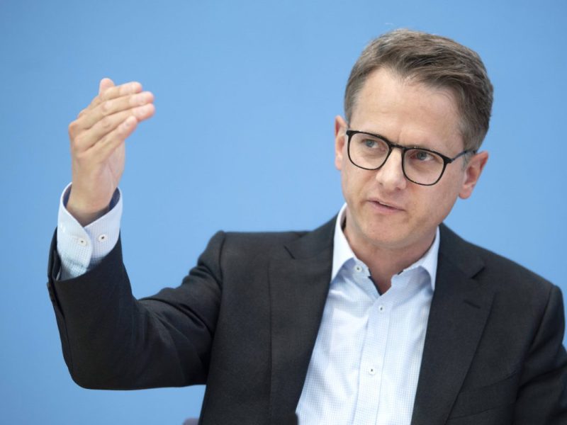 CDU-Mann Carsten Linnemann will für Bürgergeld-Empfänger eine Jobpflicht. Kritik zu dieser Idee kommt von vielen Seiten.