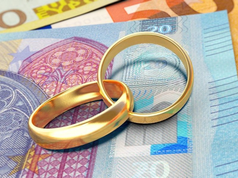 Eheringe auf Euroscheinen