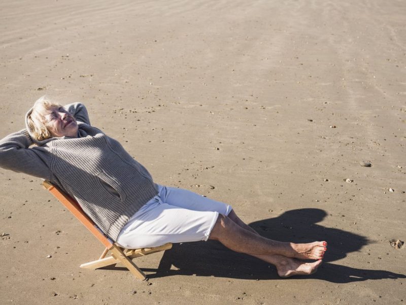 Im Schnitt erhalten Renten-Bezieher 1.550 Euro brutto pro Monat. Doch Beamte im öffentlichen Dienst bekommen durchschnittlich mehr.