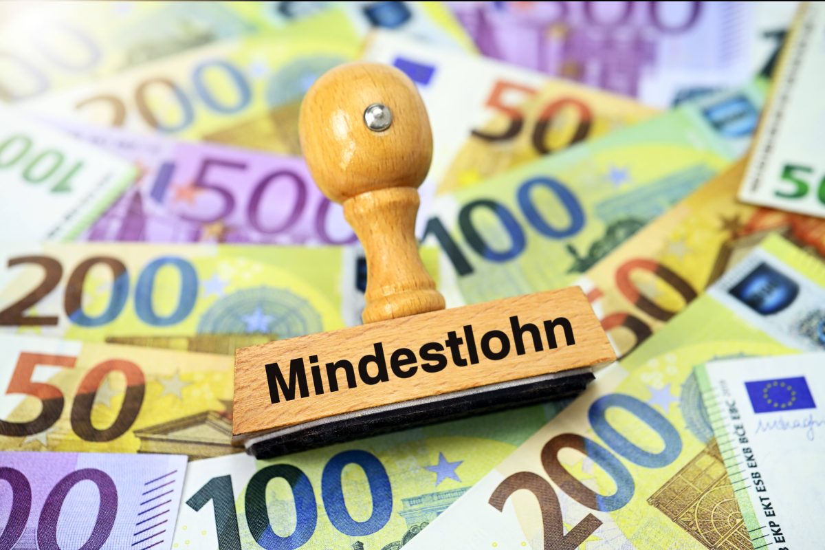 Minderjährige profitieren nicht vom Mindestlohn- sie arbeiten oft für weniger.