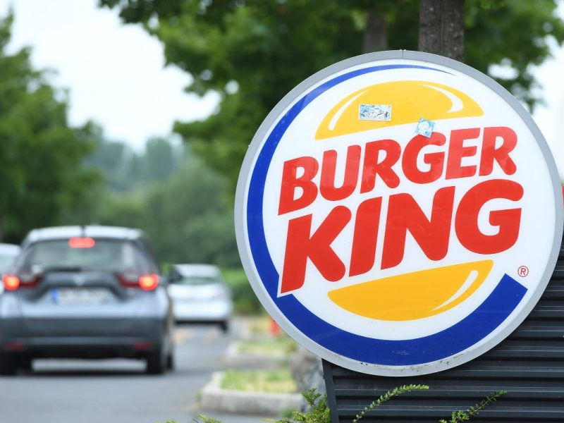Burger King Bochum: Fast-Food-Restaurant wird von zwei Maskierten überfallen.