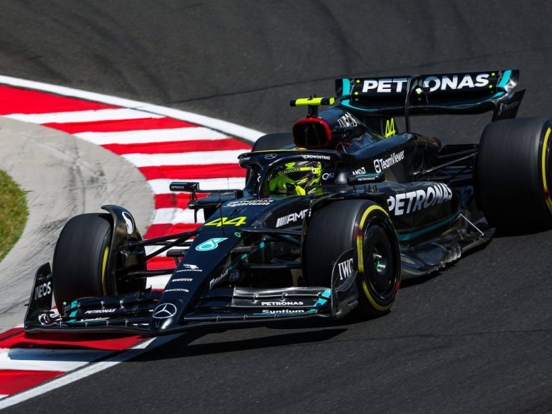 Hammer um Lewis Hamilton in der Formel 1.