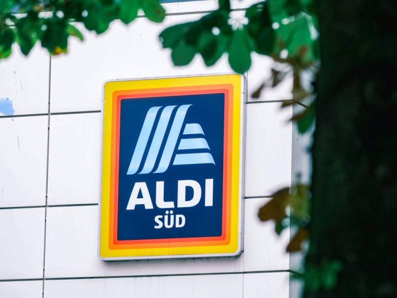 Aldi: Ein Kunde stellt auf Facebook eine berechtigte Frage zum Thema Haltungsformen. Der Discounter reagiert sofort darauf.