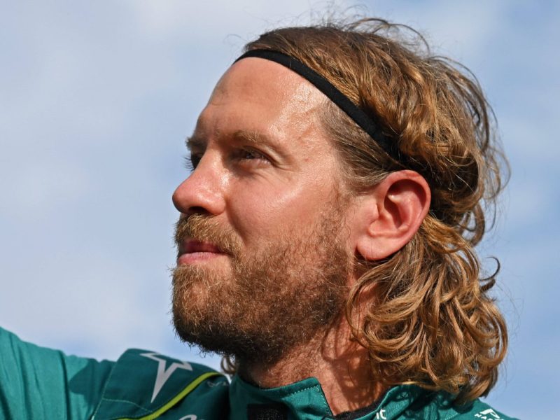 Sebastian Vettel muss sich mit einem bitteren Gedanken anfreunden.