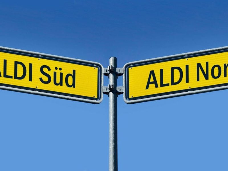 Aldi-Süd und -Nord als Wegweiser