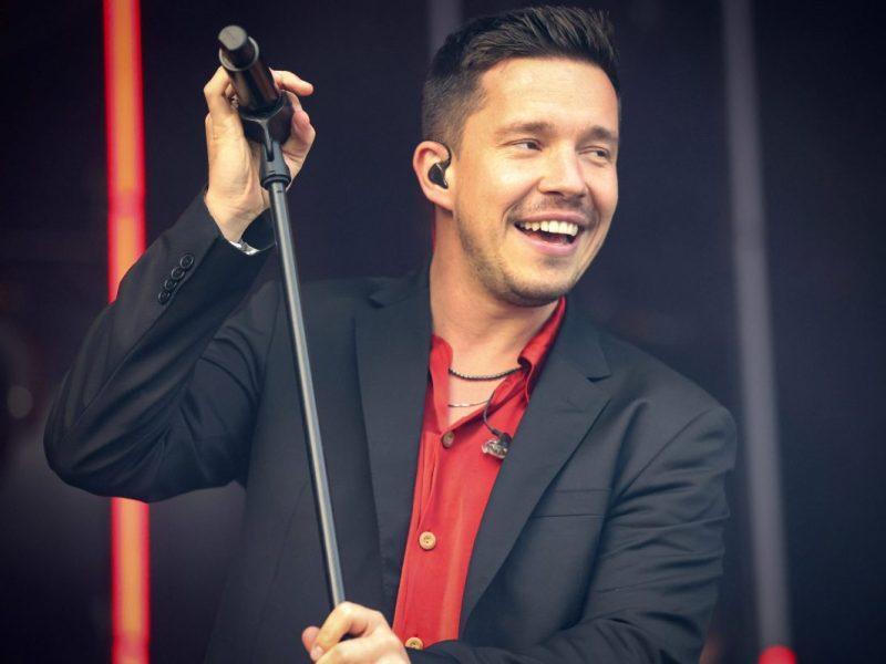 Nico Santos hat süße Neuigkeiten.