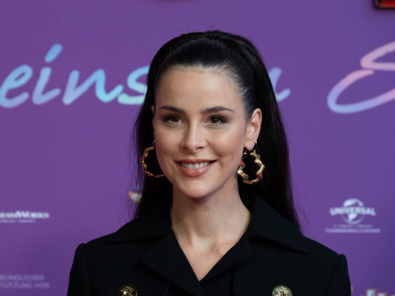 Lena Meyer-Landrut lässt nun endlich die Katze aus dem Sack.