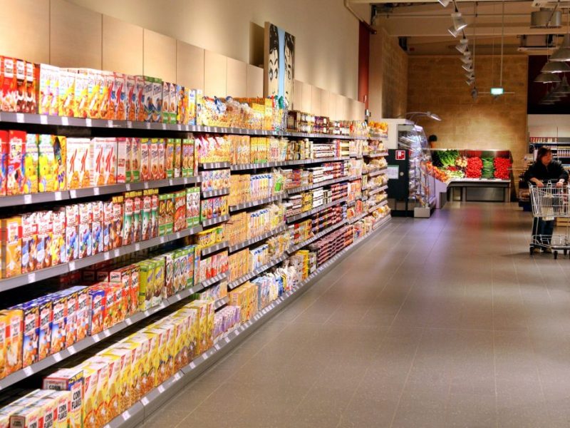 In einem Edeka-Regal war eine überraschende Nachricht versteckt. (Symbolfoto)