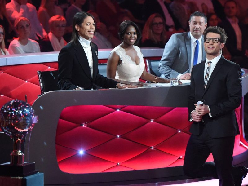 „Let’s Dance“ verkündet einen Hammer: Ein Tanzprofi ist aus dem Häuschen.