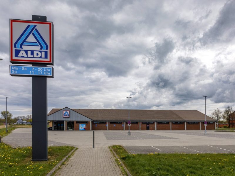 Aldi, Lidl und Co.: Diese neue Regel gilt auf den Parkplätzen.