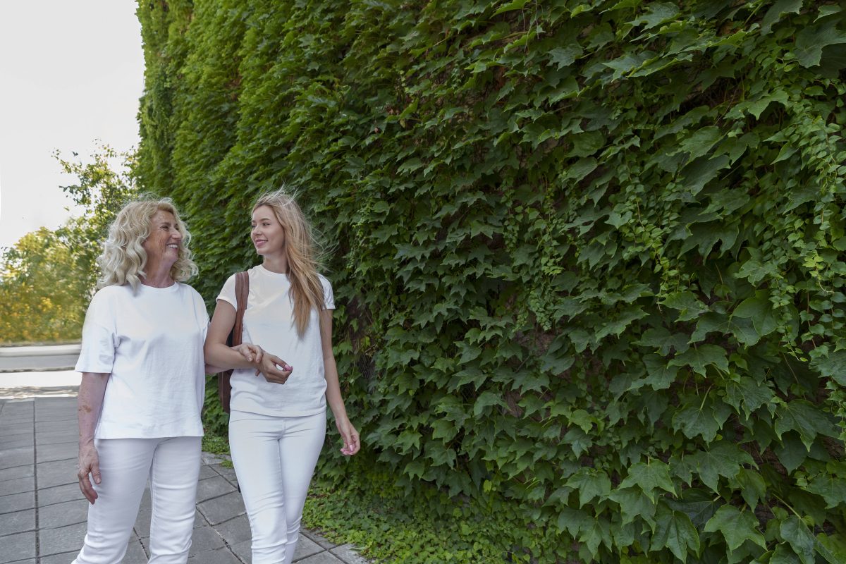 Viele Frauen leben trotz Rente in Altersarmut. Ein Experte klärt auf, was Frau beachten sollte und was ihr gefährlich werden kann.