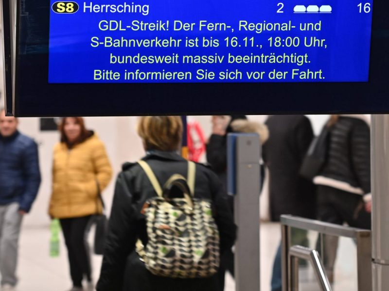 Streik-Anzeigentafel