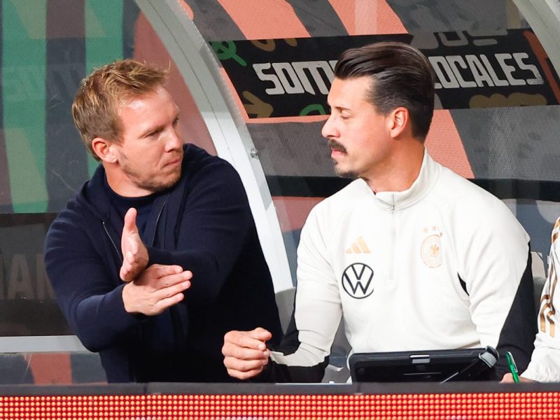 Julian Nagelsmann zusammen mit Co-Trainer Sandro Wagner beim DFB.