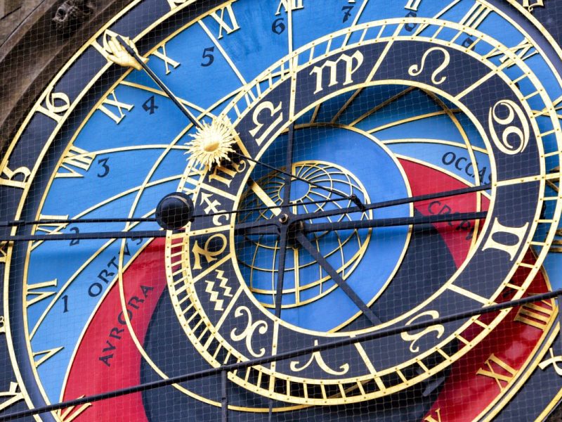 Horoskop: Bei diesen Sternezeichen geht es zur Weihnachtszeit besonders heiß her.