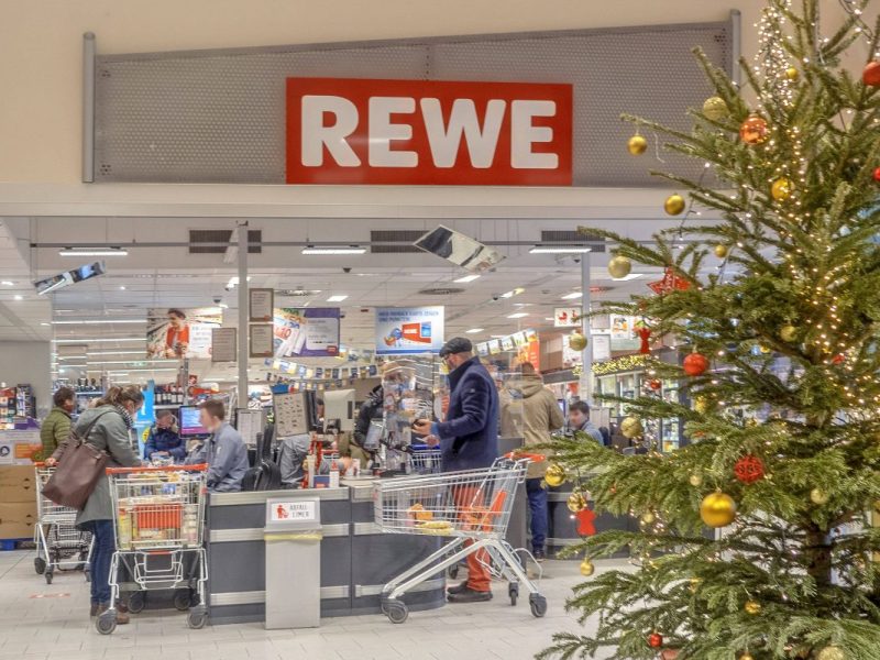 Bei Rewe ist es an der Kasse zu einem kleinen Weihnachtswunder gekommen.
