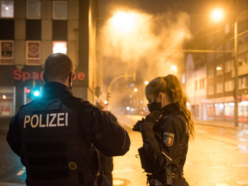 Die Stadt Duisburg will verstärkt gegen Silvester-Krawalle vorgehen.