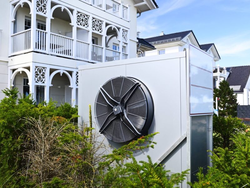 Bochumer baut Wärmepumpe in seinen Altbau und spart damit richtig viel Geld. (Symbolbild)