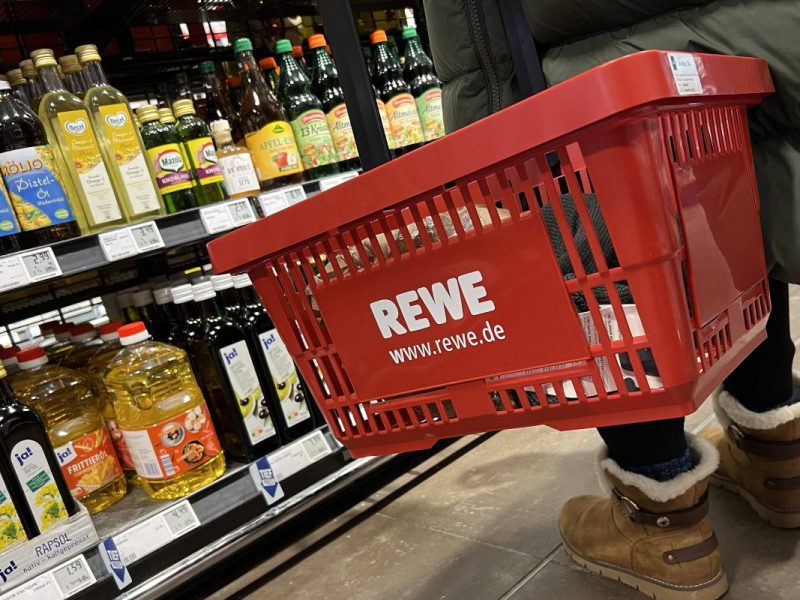 Rewe: TV-Promi Chris Grey kriegt Ärger und wird von Security rausgeworfen.