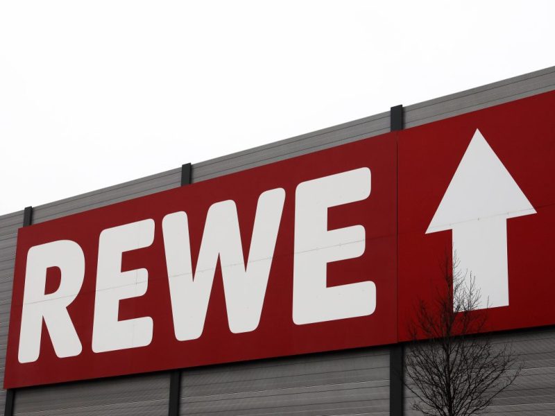 Ein Rewe in NRW verkauft dieses Jahr kein Feuerwerk. (Symbolbild)