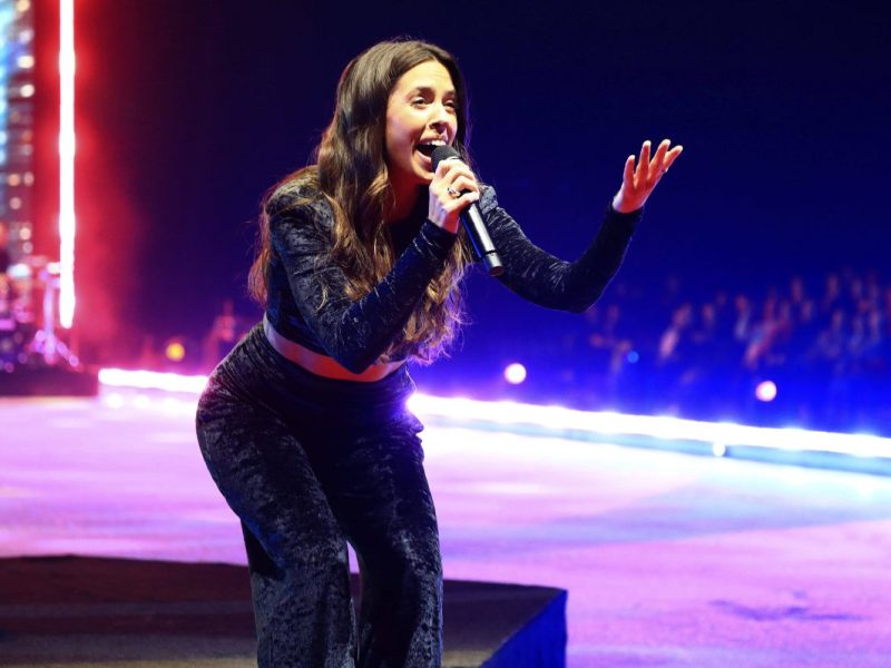 Nanu - wer sind die denn? Vanessa Mai und Ehemann Andreas Ferber überraschen ihre Fans zu Weihnachten mit DIESEM lustigen Foto.