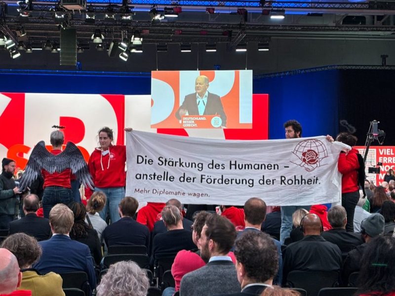 Beim SPD-Parteitag kommt es zum Protest gegen Olaf Scholz aus den eigenen Reihen.