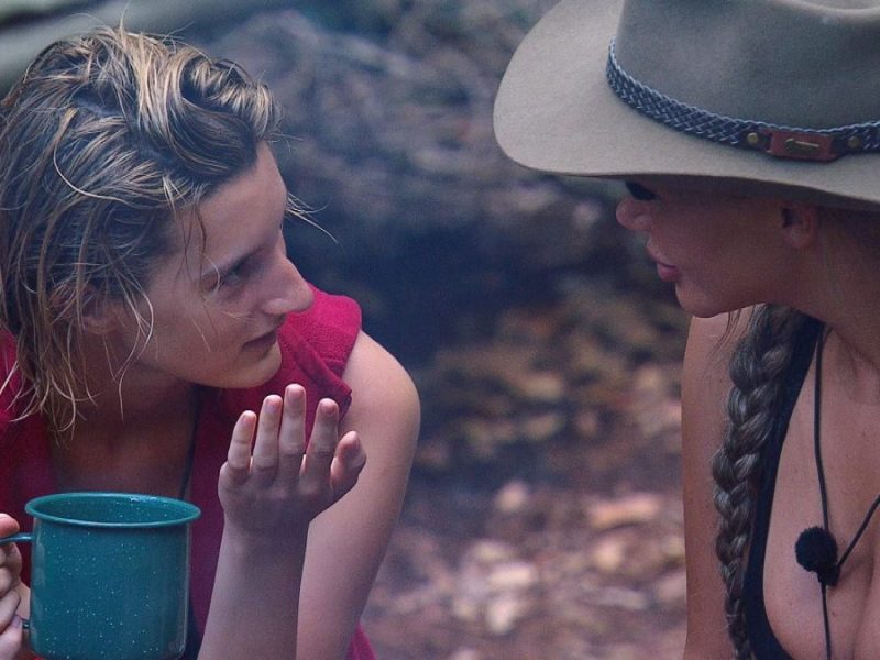 „Dschungelcamp“-Star Anya kann nicht an sich halten.